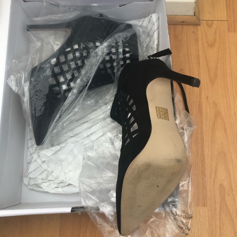 Ladies short boots
